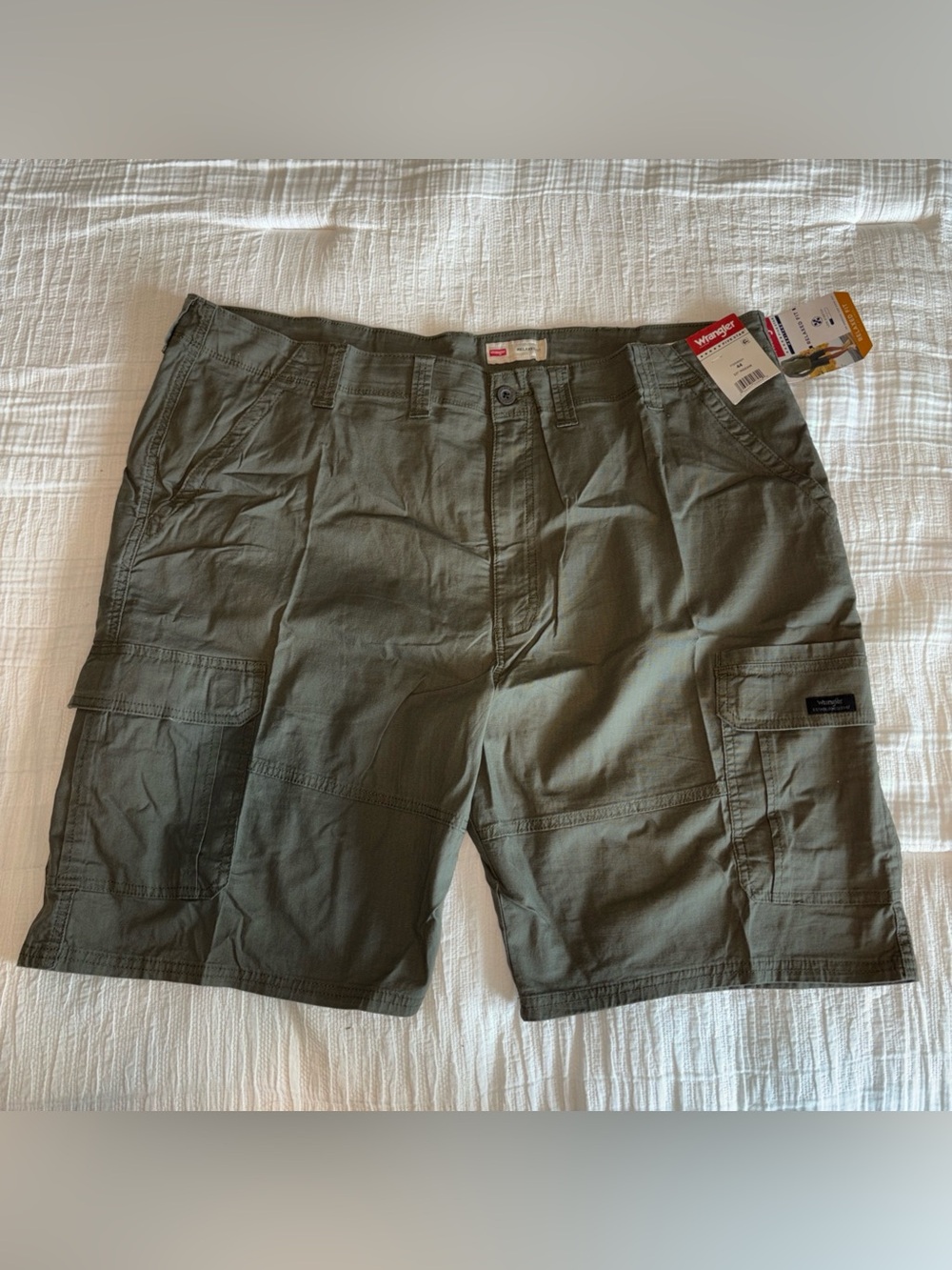 NWT Wrangler Men's Heritage GREEN Stretch Cargo Shorts Size 44